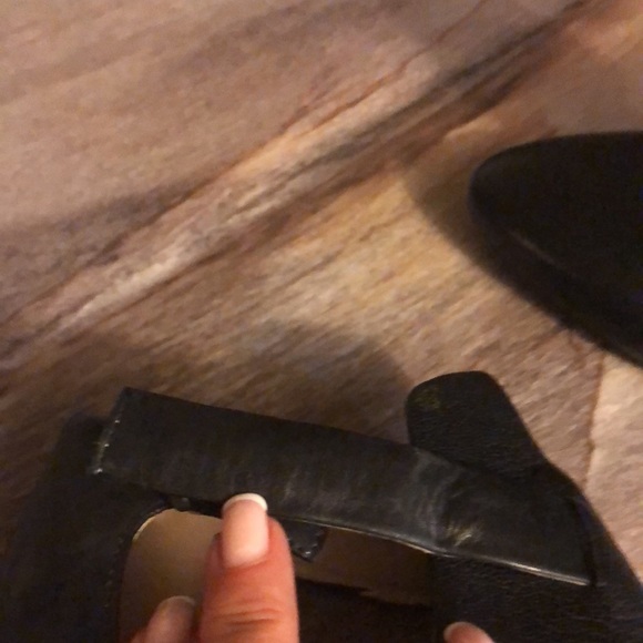 Pebbled leather, cut out, buckle shoe by Clarkes - Picture 5 of 7